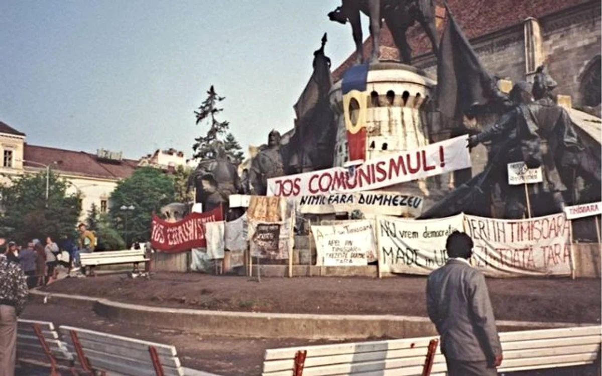 JOS COMUNISMUL, acum 30 de ani. Sursa foto: clujcapitala.ro