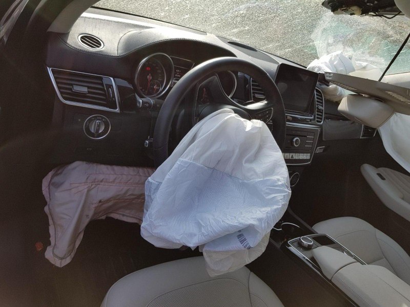 Șoferii care trebuie să meargă urgent cu mașinile în service: sunt vizate 26 de mărci auto. Anunțul RAR