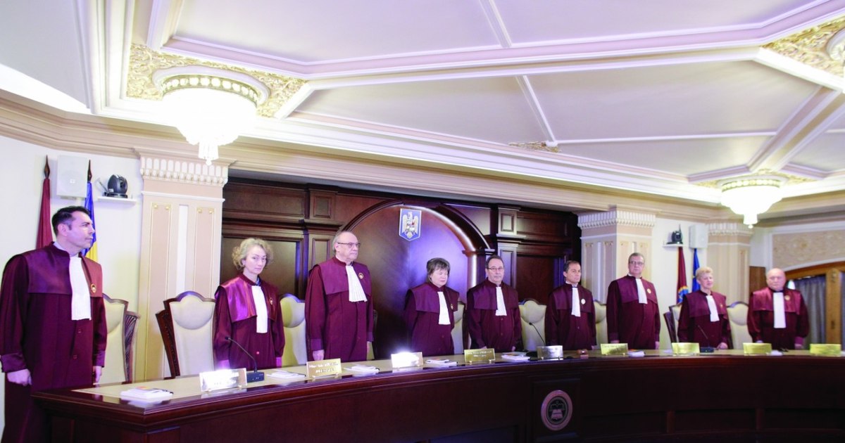 CCR, decizie controversată. Declarațiile de avere nu mai trebuie să includă bunurile și veniturilor soților și copiilor