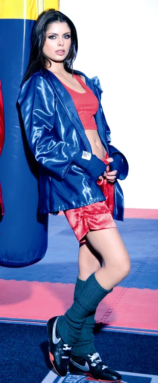 Mămică a doi copii, Ileana Lazariuc îşi menţine silueta la sala de fitness