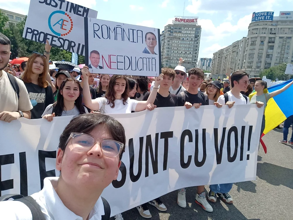 Ariana Dudună, liderul Asociației Elevilor din Constanța, la un protest FOTO Antonia Ispas