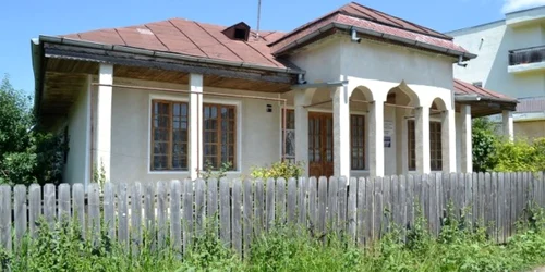 Casa din comuna Stănişeşti