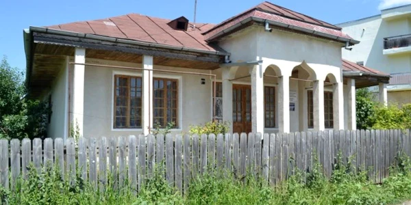 Casa din comuna Stănişeşti