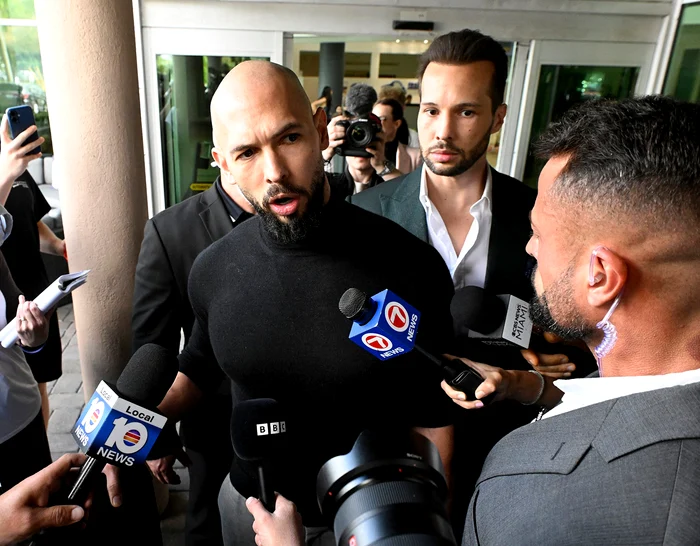 Andrew a dat declaraţii chiar la aeroport. Foto: Profimedia