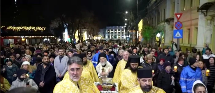 Pelerinaj și cozi la moaștele Sfântului Nicolae, la Brăila Foto: Trinitas TV 