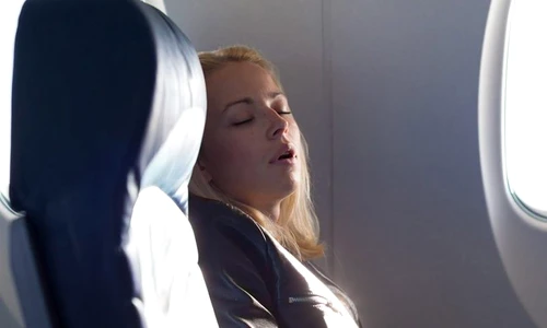 Ce a păţit o femeie care a adormit în avion, în timpul zborului : “Mi am spus că am un coşmar" jpeg