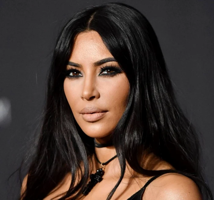 Kim Kardashian, mai sexy ca oricând pe covorul roșufoto: arhivă