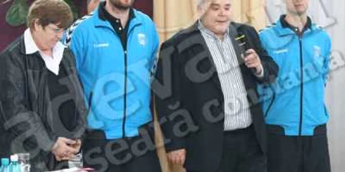 Rudi Stănescu (stânga) şi Laurenţiu Toma (dreapta) sunt jucători de bază ai echipei HCM Constanţa