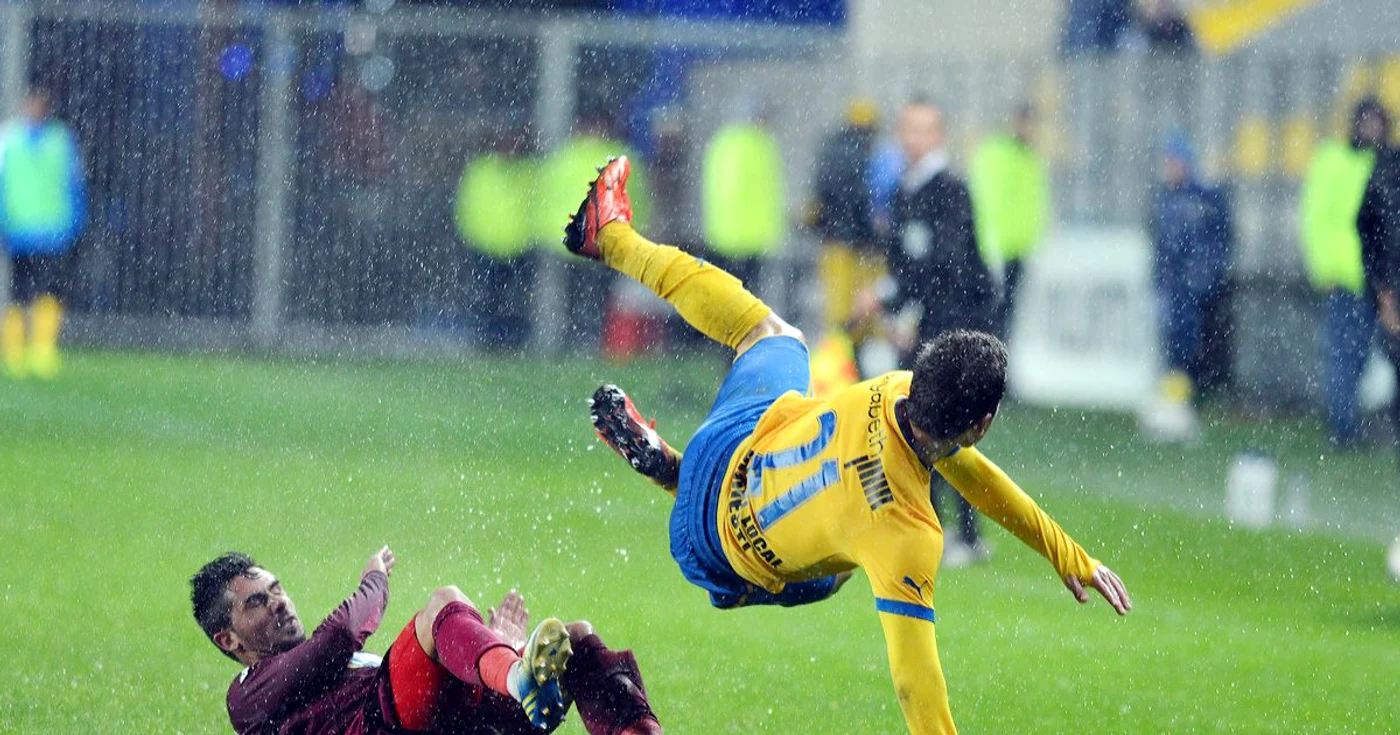 Guilherme (nr.21) a jucat cu petrolul în cupele europene
