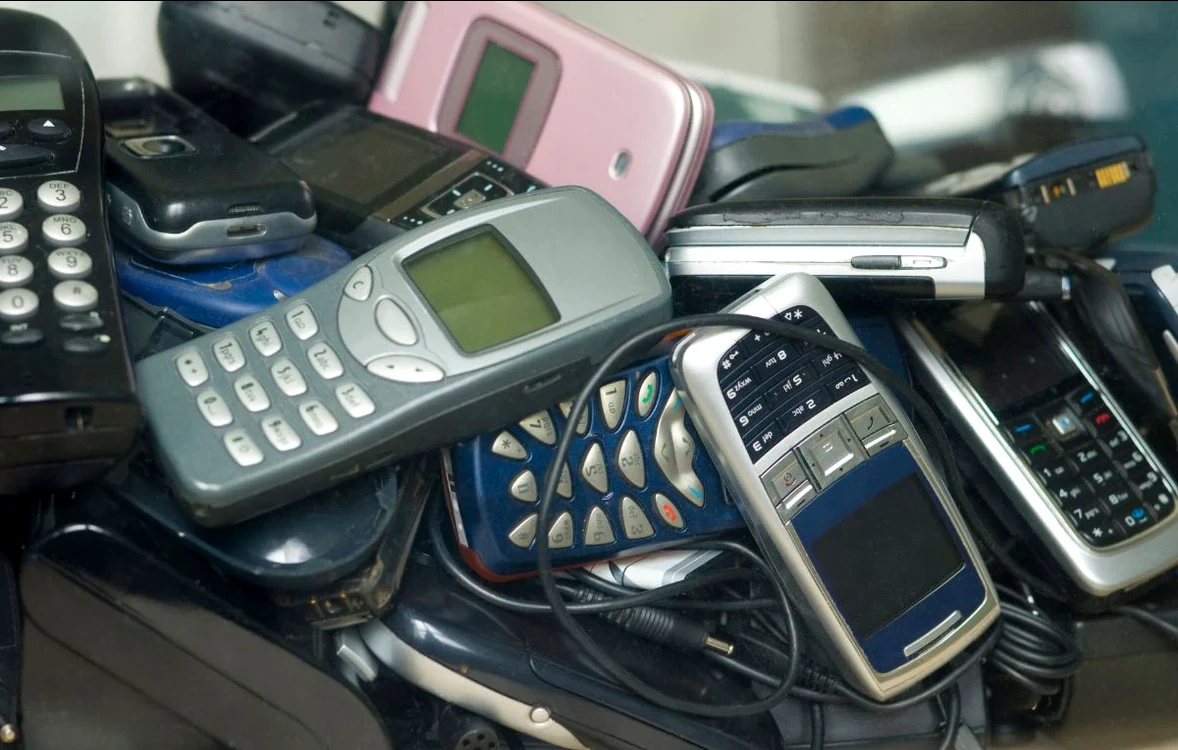 Telefoanele vechi pot fi reciclate 