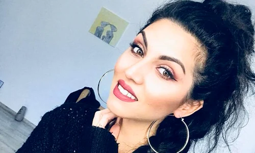 Doinita Oancea vlogging jpeg