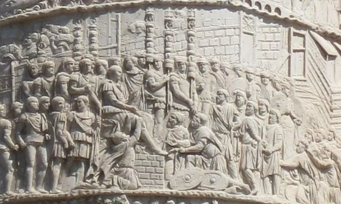 Amfiteatru roman reprezentat pe Columna lui Traian, descoperit VIDEO jpeg