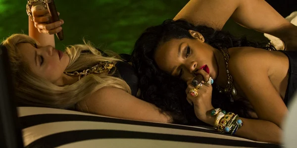 rihanna si shakira foto facebook