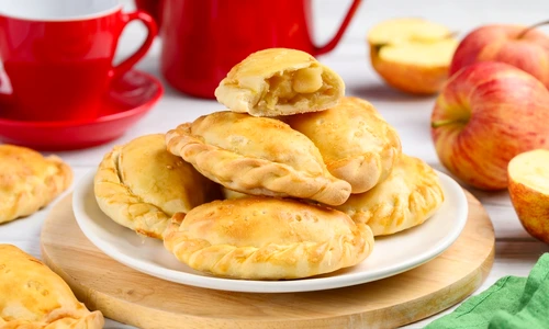 Pateuri cu mere  Sursa foto shutterstock 2136105417 jpg