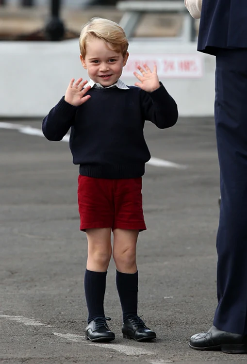Prințul George va începe să poarte pantaloni lungi după ce va împlini opt ani