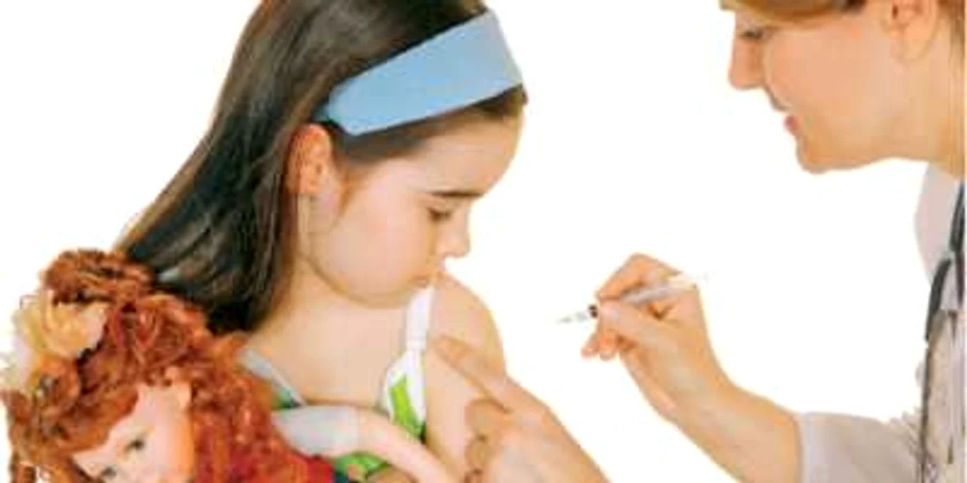 Vaccinul împotriva cancerului de col uterin este eficient la fetiţele cu vârste  între 12 şi 14 ani  