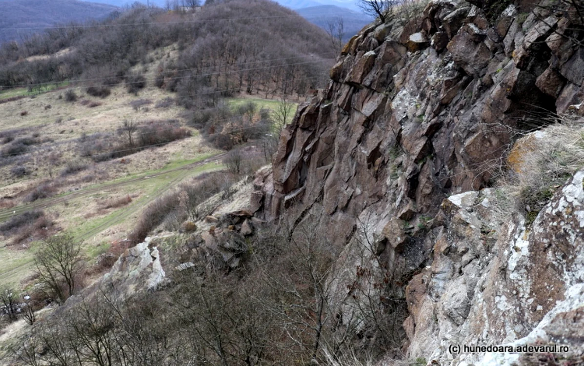 Cariera de andezit Foto: Daniel Guţă. ADEVĂRUL