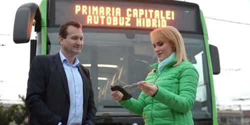 autobuz hibrid firea