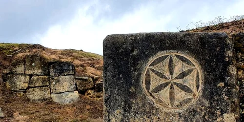 cetatea blidaru profanata foto aurora petan