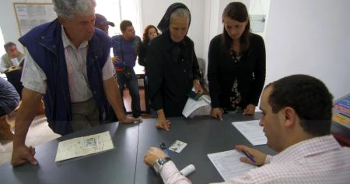 Numărul sibienilor fără acte depăşeşte cifra de 10.000 de persoane. 