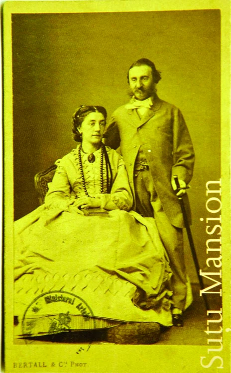 
    Moni: «M-am distrat cu poliţiştii!»  