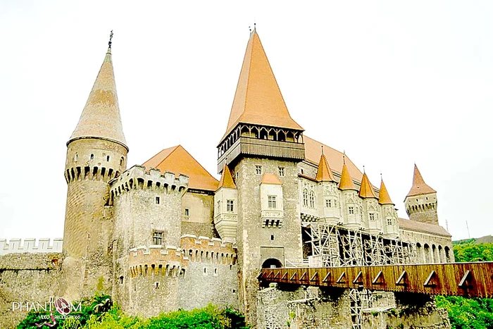 Castelul Corvinilor este cetatea medievală a Hunedoarei