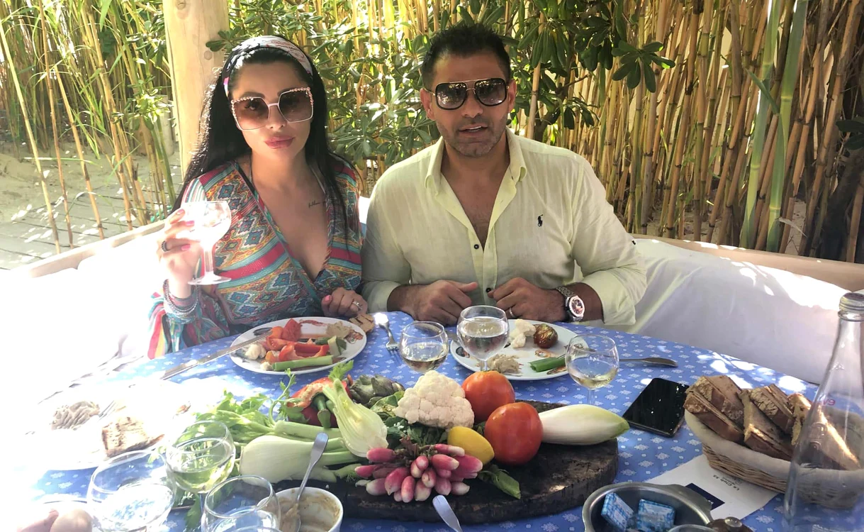 
    În vară s-au distrat câteva zile în Dubai  