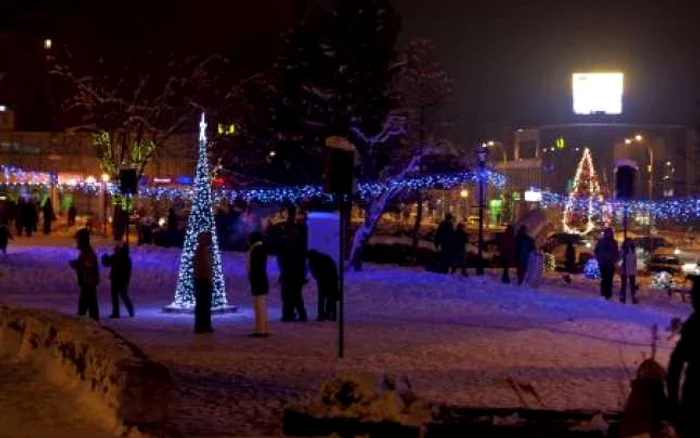 Piatra Neamţ, luminat de sărbătoare în ajun de Moş Nicolae