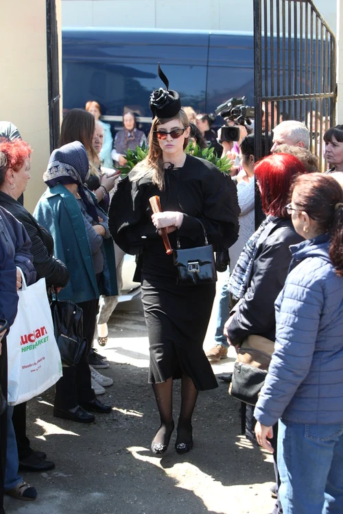 Iulia Albu, la înmormântarea lui Răzvan Ciobanu 