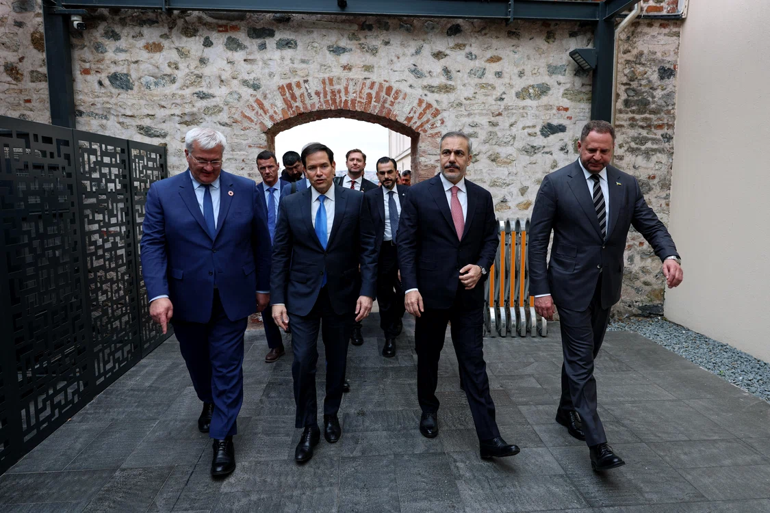 Delegațiile americane și ucrainene sosesc pentru discuții de pace la Istanbul FOTO EPA-EFE