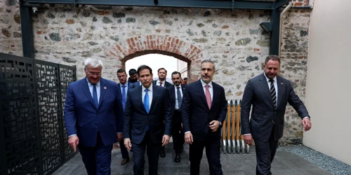 Delegațiile americane și ucrainene sosesc pentru discuții de pace la Istanbul FOTO EPA EFE jpg