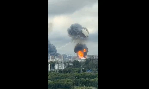 Kievul revendică cel mai amplu atac cu drone asupra Moscovei din război. Rafinăria Kapotnia, lovită pentru a doua oară în această săptămână FOTO captura videoX