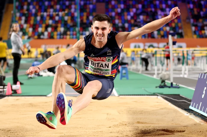 Românul, în timpul săriturii care i-a adus bronzul la Europene. Foto Getty images