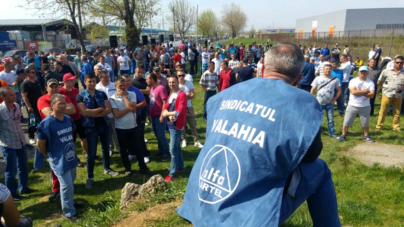 Cât priveşte apelul la dialog lansat de patronat, greviştii spun că este unul mimat, altfel s-ar fi ajuns la un consens până la acest moment