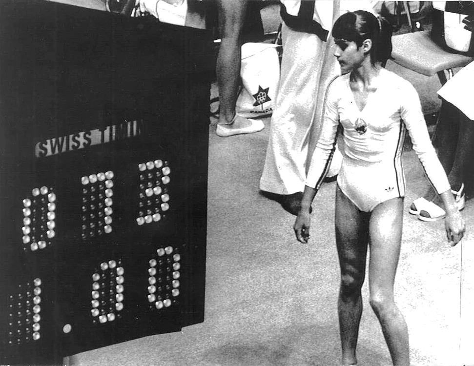 
    Momente uimitoare din istoria gimnasticii - Nadia a obţinut prima notă de 10Au urmat încă şase note de 10 în aceeaşi competiţie!  