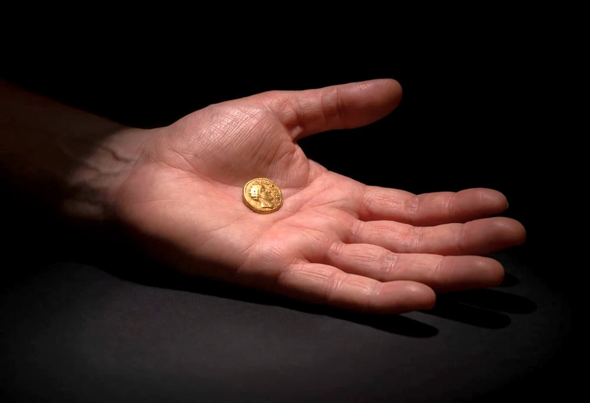 Moneda care poartă numele împăratului Sponsian (© Twitter / The Hunterian)