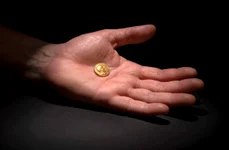 Moneda care poartă numele împăratului Sponsian (© Twitter / The Hunterian)