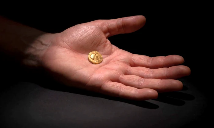 Moneda care poartă numele împăratului Sponsian (© Twitter / The Hunterian)