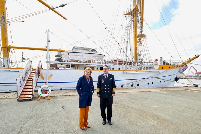 Majestatea Sa Margareta, Custodele Coroanei, și Alteța Sa Regală Principele Radu au urcat la bordul Navei Școală „Mircea”, Foto Daniel Angelescu, Casa Majestății Sale 17 jpg