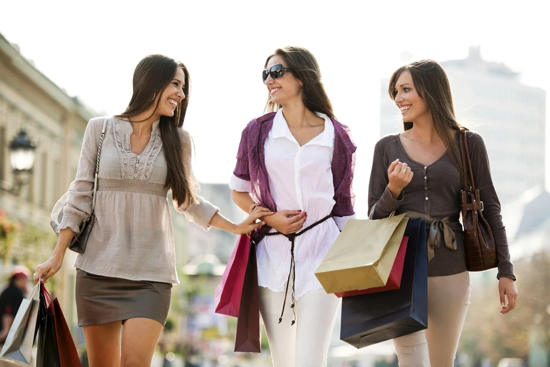 Sezonul de shopping a atins valori record în România și în SUA