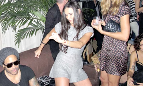 Aşa a  distrus  Demi  mitul din  filmul  „Striptease”  într o  singură  seară (Fotografii: Guliver/splashnews/gettyimages) jpeg