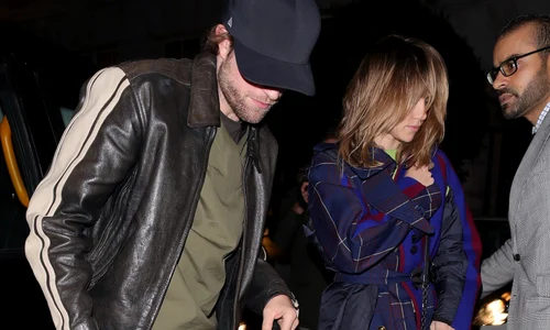 1 robert pattinson and suki waterhouse profimedia 0393419011 jpg jpeg