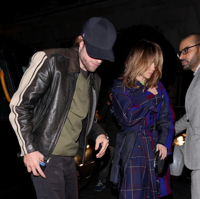 1 robert pattinson and suki waterhouse profimedia 0393419011 jpg jpeg