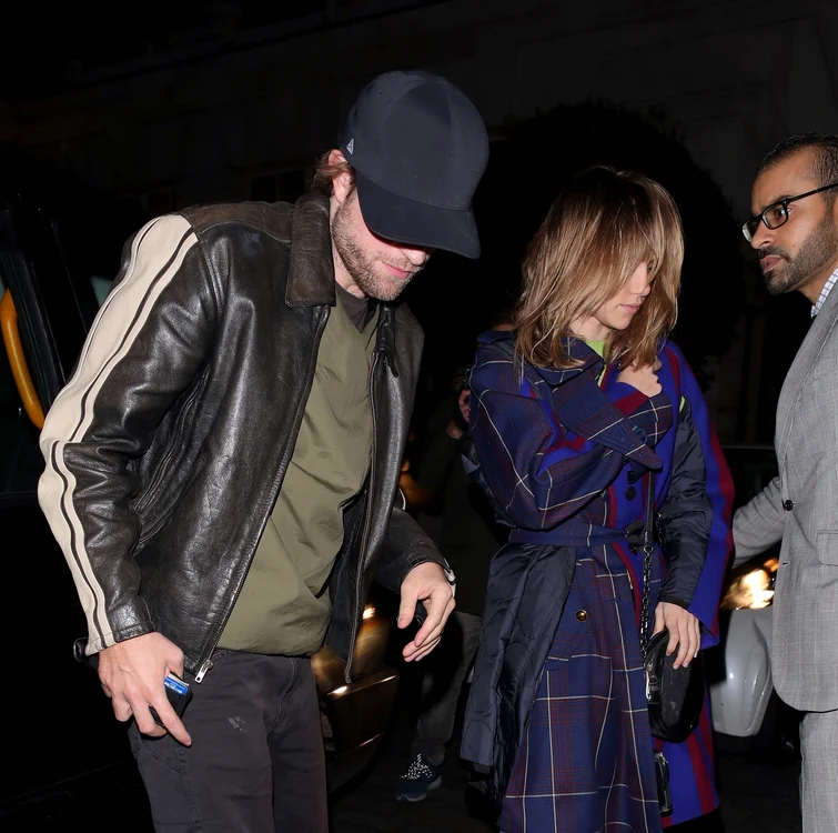 1 robert pattinson and suki waterhouse profimedia 0393419011 jpg jpeg