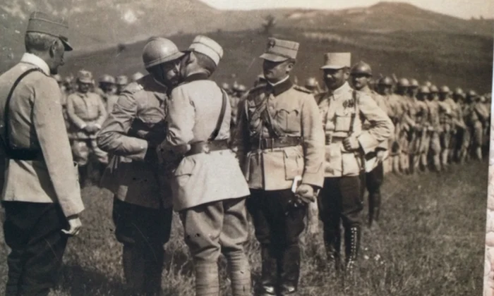 VIDEO Dezbatere „Historia”: Armata română şi Unirea de la 1918 png