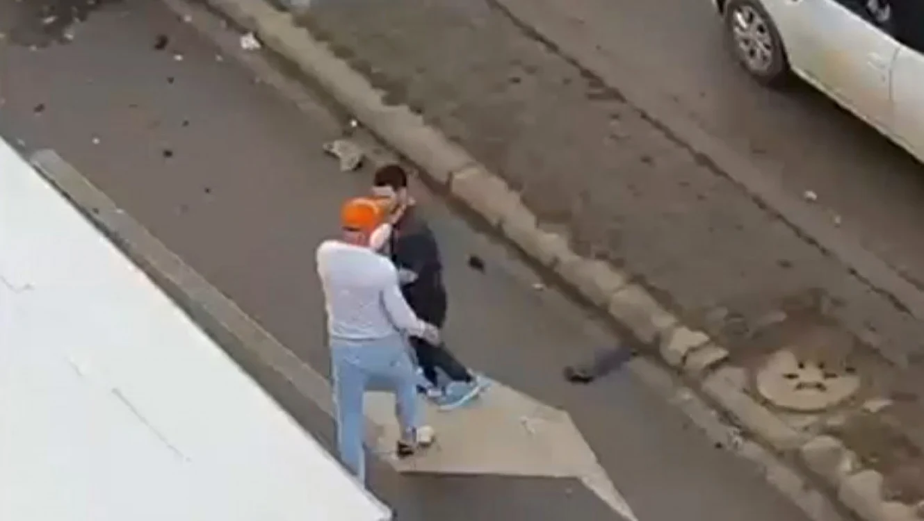 Taximetristul a vrut să îi dea o lecţie tânărului şi l-a luat la bătaie FOTO Opinia Timişoarei