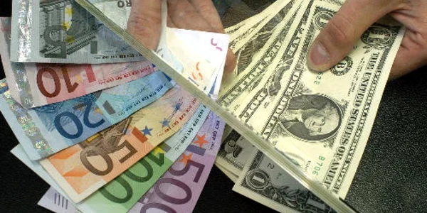 Deşi analiştii se aşteaptă ca euro să scadă sub 1,20 dolari, acest lucru este departe de a fi sfârşitul monedei unice