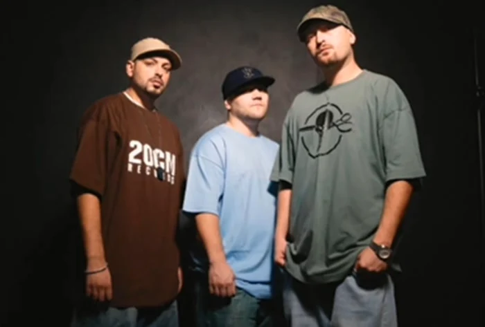 
    Trupa Paraziții a făcut furori cu melodia Dac-aș fi președinte  