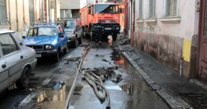 Cluj: „Bizonii“ cu jeepuri taie calea pompierilor