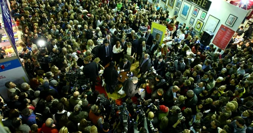 Lansare de carte Klaus Iohannis la Gaudeamus FOTO Marian Iliescu